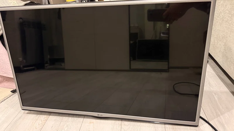 Телевизор LG 32" — sliding door, dishwasher