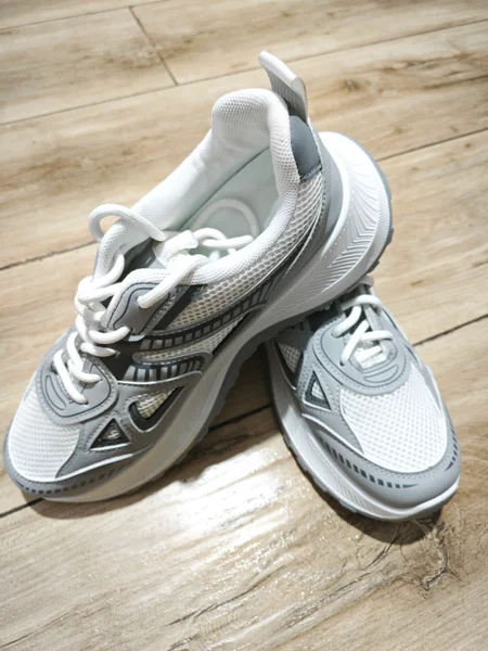 Кроссовки — running shoe