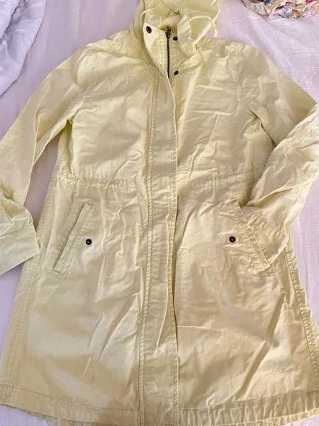 Юбка желтая — trench coat, lab coat