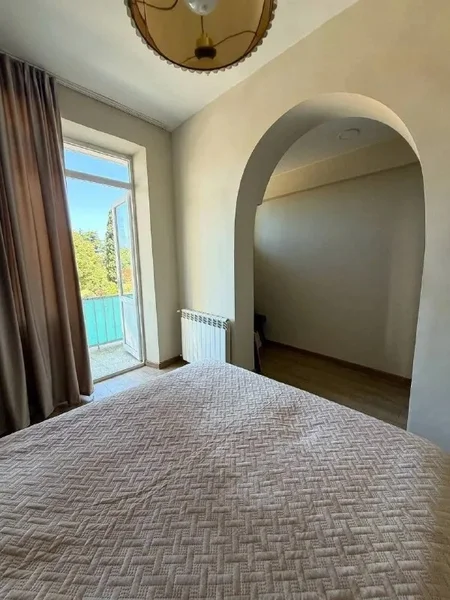 Квартира 1+1, 60 кв.м, новый ремонт — studio couch, sliding door