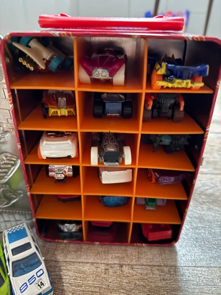 Гараж для машинок Hot Wheels — bookcase