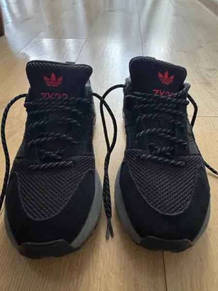 Кроссовки Adidas — running shoe