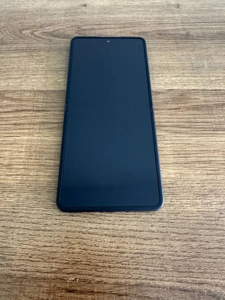 Samsung Galaxy Z Flip 7 256GB Jetblack — iPod, notebook