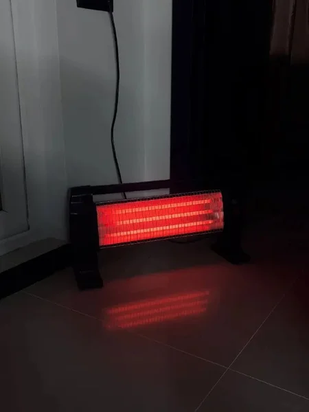 Обогреватель напольный 1200Вт — space heater, modem, studio couch