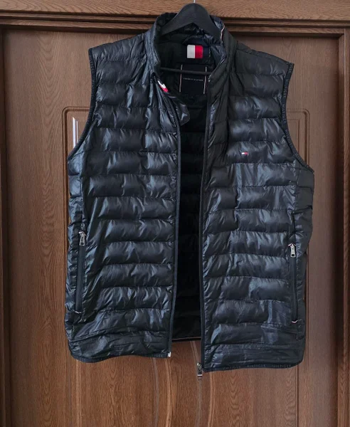 Жилет Tommy Hilfiger — sleeping bag, fur coat