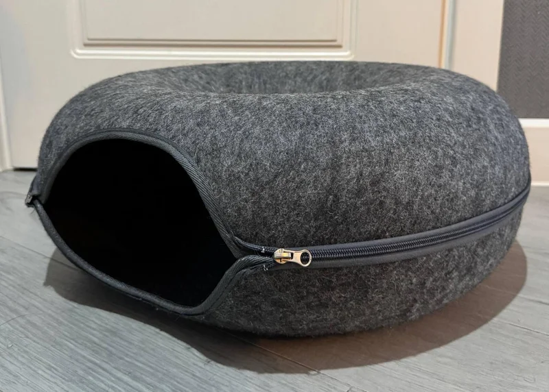 Бублик для кошки 50см — sunglass, sunglasses, purse
