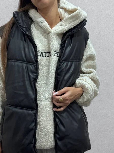 Жилетка — fur coat, barracouta