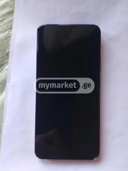 Samsung S22 Plus — perfume, lighter
