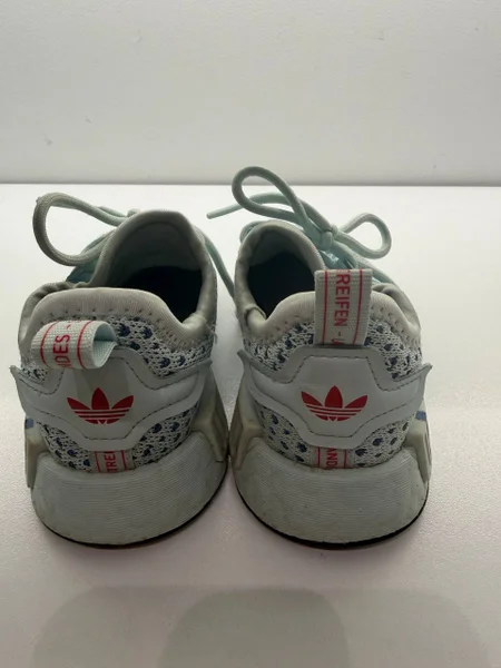 Кроссовки Adidas 27 размер — running shoe, clog, sandal