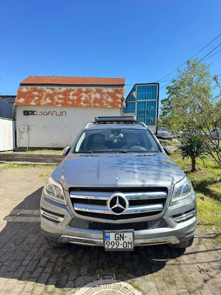 Mercedes-Benz GL 450 — grille, pickup, beach wagon