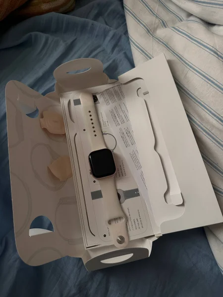 Apple Watch Series 10 42mm — switch, cassette