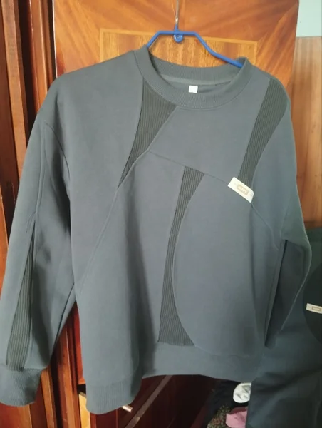 Спортивный костюм 46 размер — suit, sweatshirt, abaya