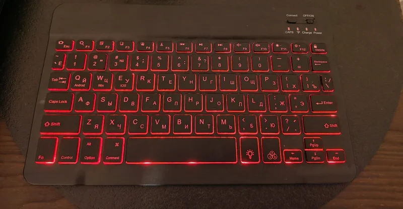 Беспроводная клавиатура с подсветкой — computer keyboard