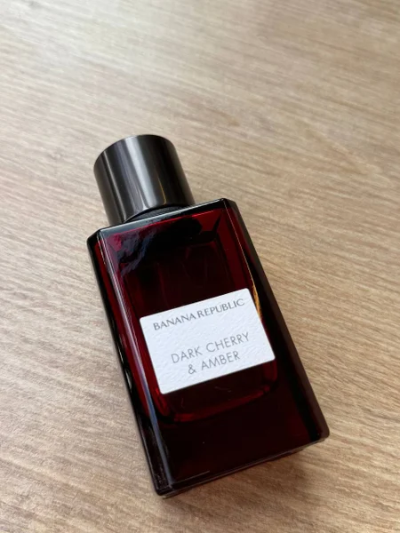 Духи Banana Republic Dark Cherry & Amber 75 мл — perfume