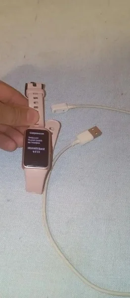 Фитнес-браслет Huawei Band 6 — lighter, modem, switch
