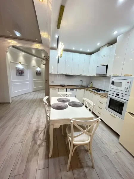 Просторная квартира в Батуми — microwave