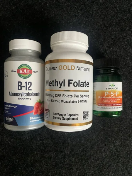 Витамин B комплекс — pill bottle