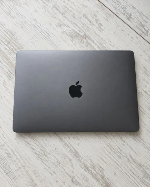 MacBook Pro 14″ M5 16GB/1TB — notebook