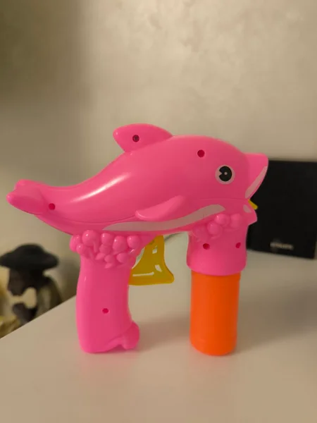 Водяной пистолет — pencil sharpener, saltshaker