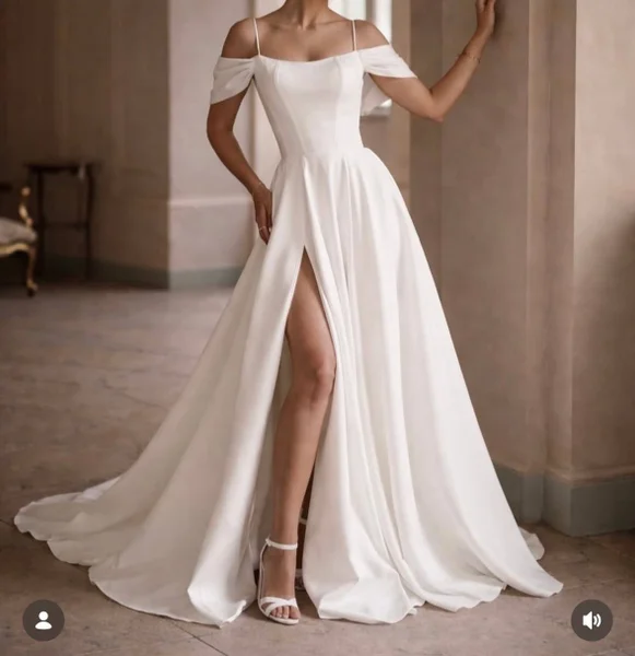 Свадебное платье А-силуэта — overskirt, hoopskirt, gown