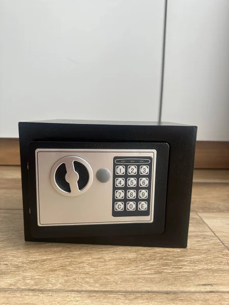 Сейф 23x17 см — safe