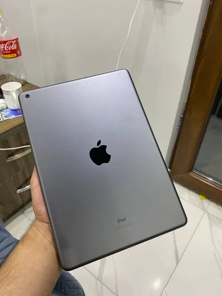 iPad 8 — notebook, laptop