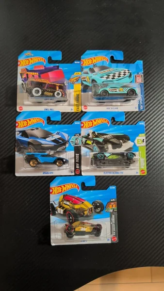 Hot wheels Treasure Hunt — toyshop, carpenter's kit