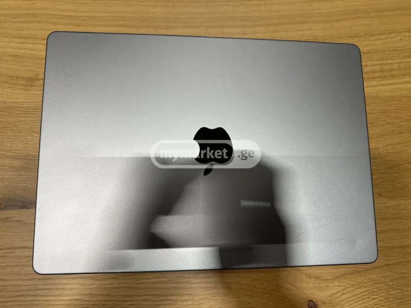 Ноутбук Apple — joystick