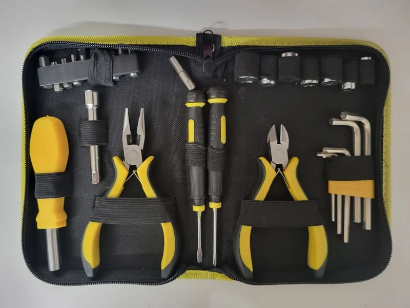 Набор ручных инструментов в чехле — carpenter's kit