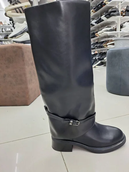 Чёрные кожаные сапоги — punching bag, cowboy boot