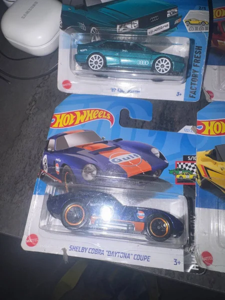 Машинка Hot Wheels Formula 1 — racer, cassette
