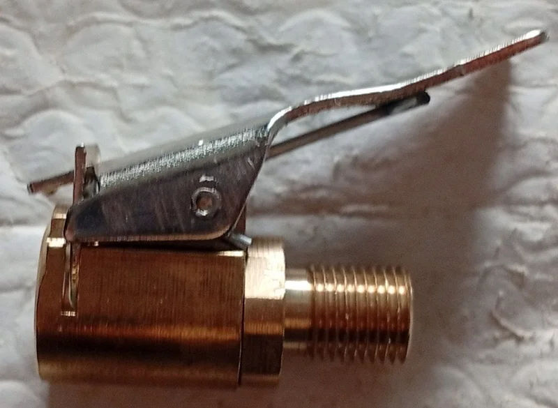 Быстросъёмный клапан для автомобильных шин — scabbard, can opener