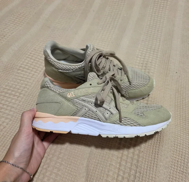 Кроссовки ASICS Gel-Lyte V — running shoe