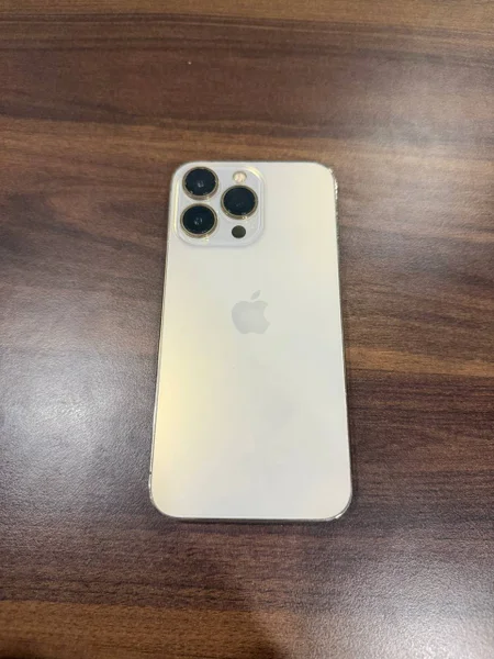 iPhone 13 Pro 256gb — remote control, iPod