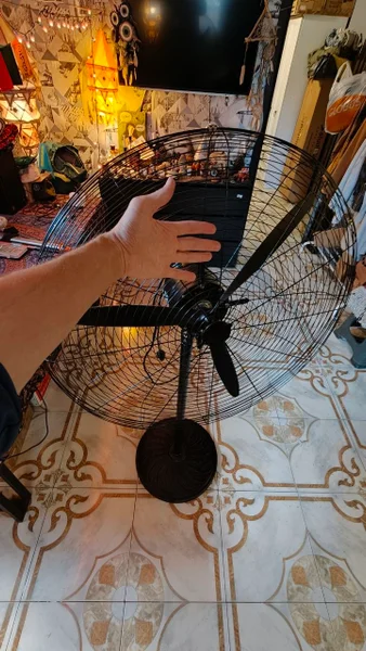 Промышленный вентилятор — electric fan