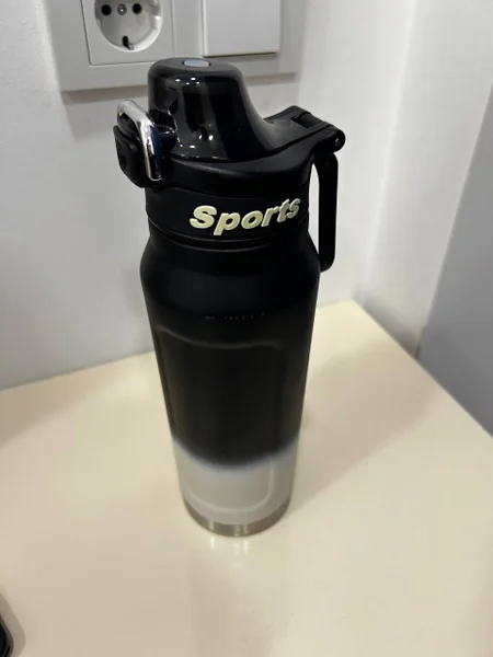 1. Термос в идеальном состоянии-25 лари — cocktail shaker, lighter, coffee mug