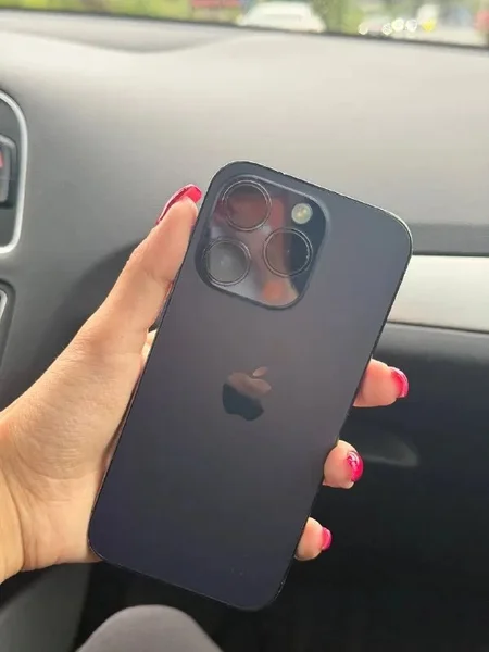 iPhone 14 Pro — iPod, joystick
