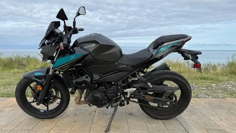 Kawasaki Z400 — moped, disk brake, motor scooter