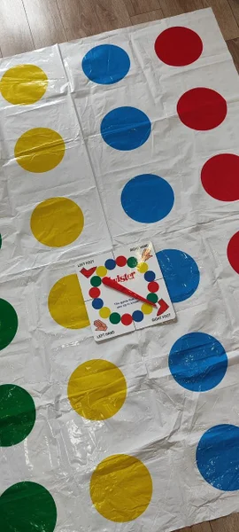 Напольная игра Твистер Twister — plastic bag, pick
