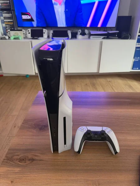 PlayStation 5 Slim 1 ТБ — space heater, turnstile