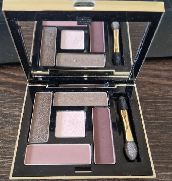 Набор косметики Avon — face powder, lipstick, carpenter's kit
