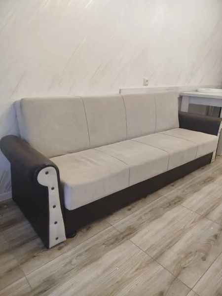 Диван б/у в хорошем состоянии — studio couch