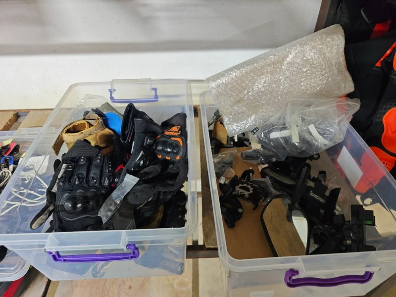 Набор инструментов и электроника — carpenter's kit