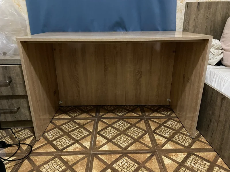 Книжный шкаф — bookcase, crate