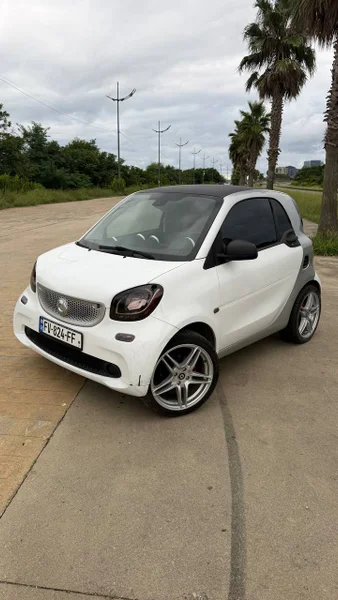 Smart Fortwo 0.9 — sports car, convertible, car wheel