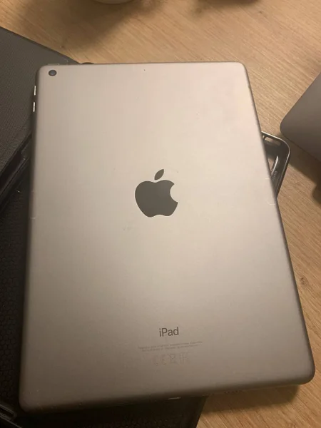 iPad A1893 — notebook, laptop