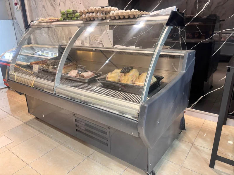 Холодильник витринный Nurdil 2 метра — bakery, seat belt