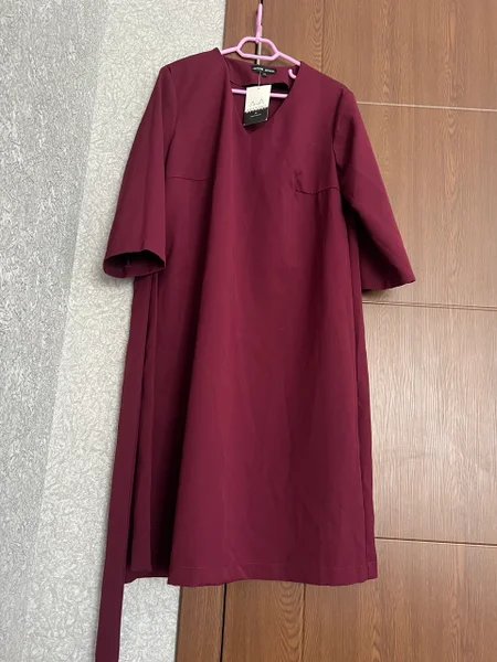 Новое платье бордового цвета — cloak, trench coat, academic gown