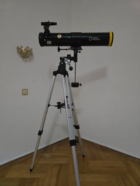 Зеркальный телескоп-рефлектор Bresser National Geographic 76/700 EQ — tripod