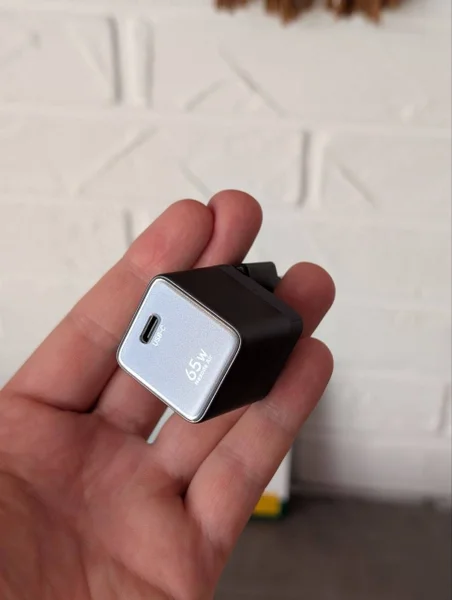Быстрая зарядка Ugreen 65 Ватт — iPod, cellular telephone, remote control
